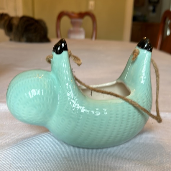 Sloth Hanging Planter - Picture 4 of 6